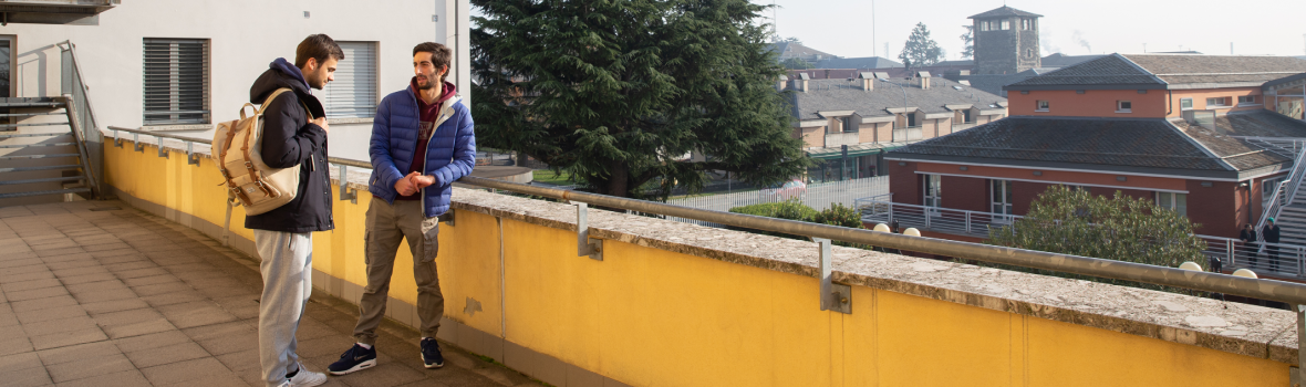 Studenti UniBg Dalmine sulla terrazza